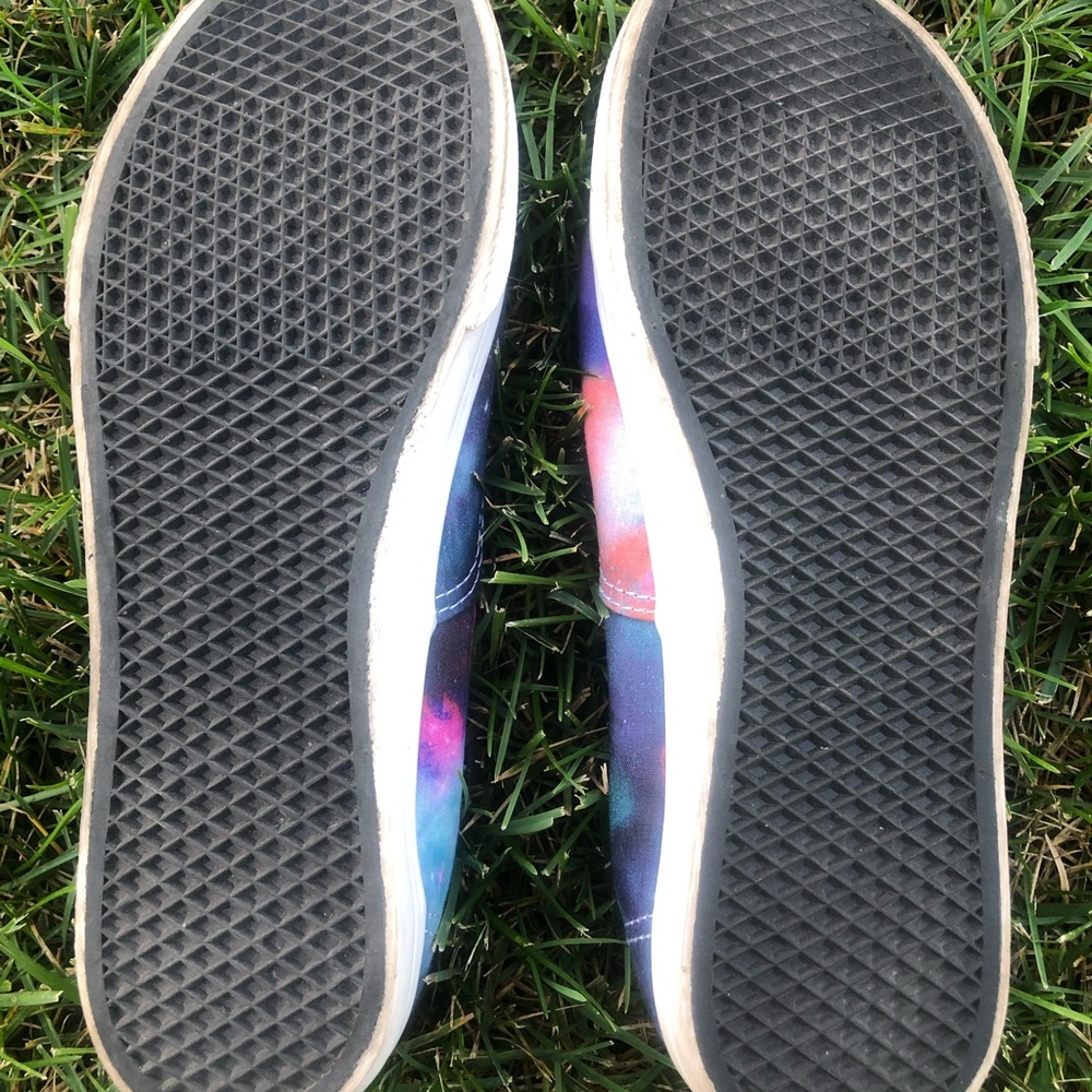 Vans - Picture 2 of 4